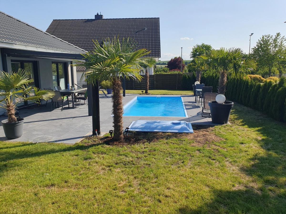 Grosszuegige Unterkunft Mit Terrasse Oberbrechen Екстериор снимка