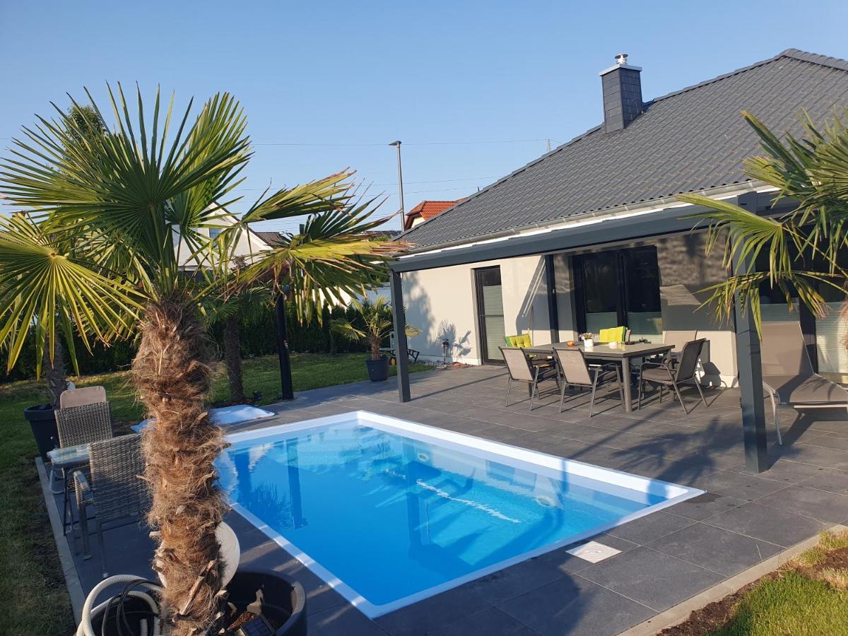 Grosszuegige Unterkunft Mit Terrasse Oberbrechen Екстериор снимка