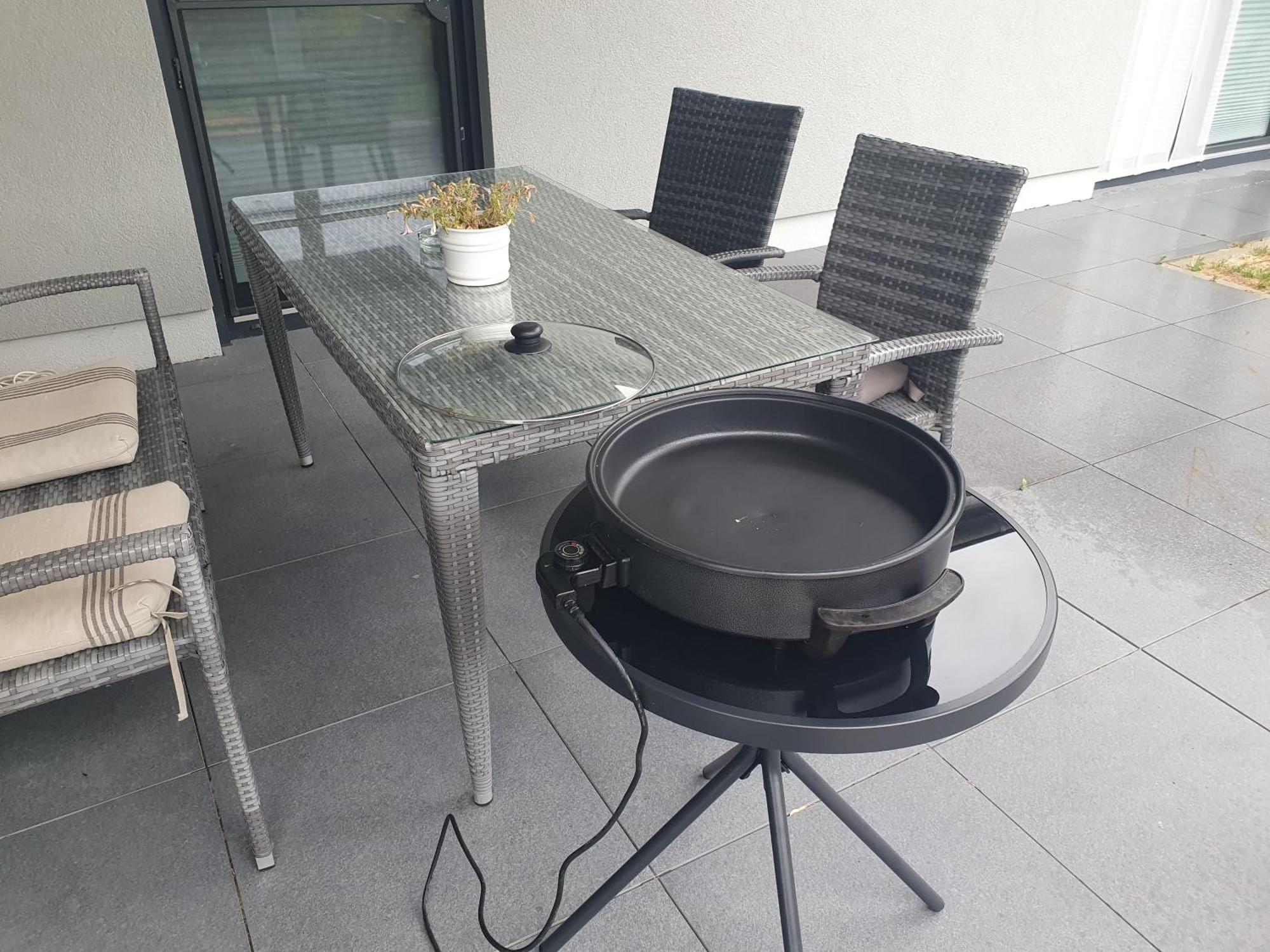 Grosszuegige Unterkunft Mit Terrasse Oberbrechen Екстериор снимка